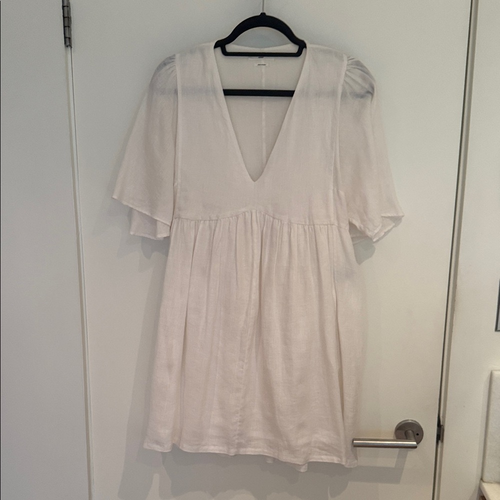 Chic Cream V-Neck Mini Dress